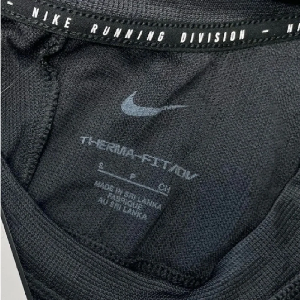 Nike Therma-FIT ADV Running Division Men's Long-Sleeve Running Top FB8538-010 S - Picture 8 of 10